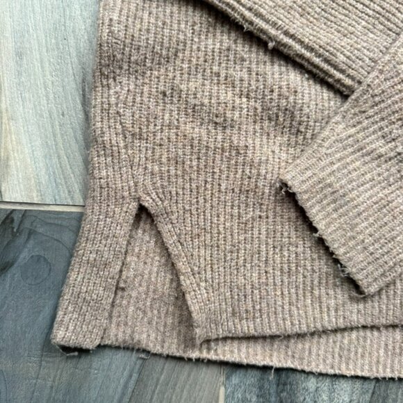 Abercrombie Classic Easy Turtleneck Sweater Size Small - Picture 3 of 6